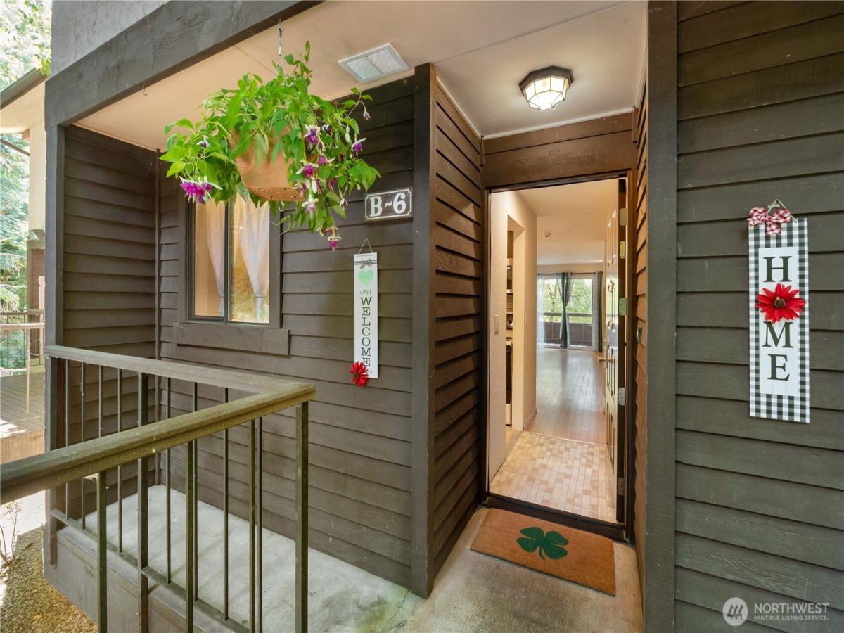 MLS #NWM2415982 image #0