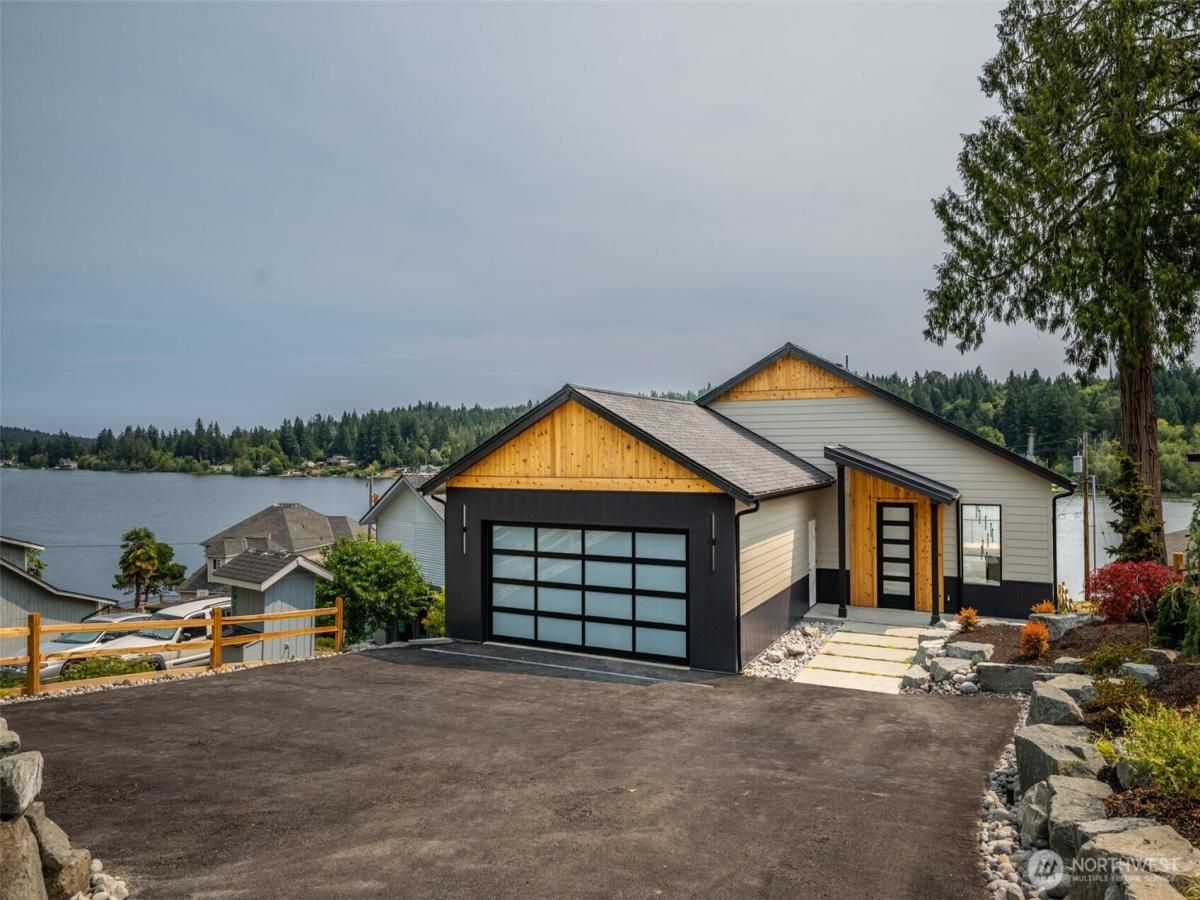 MLS #NWM2416306 image #0