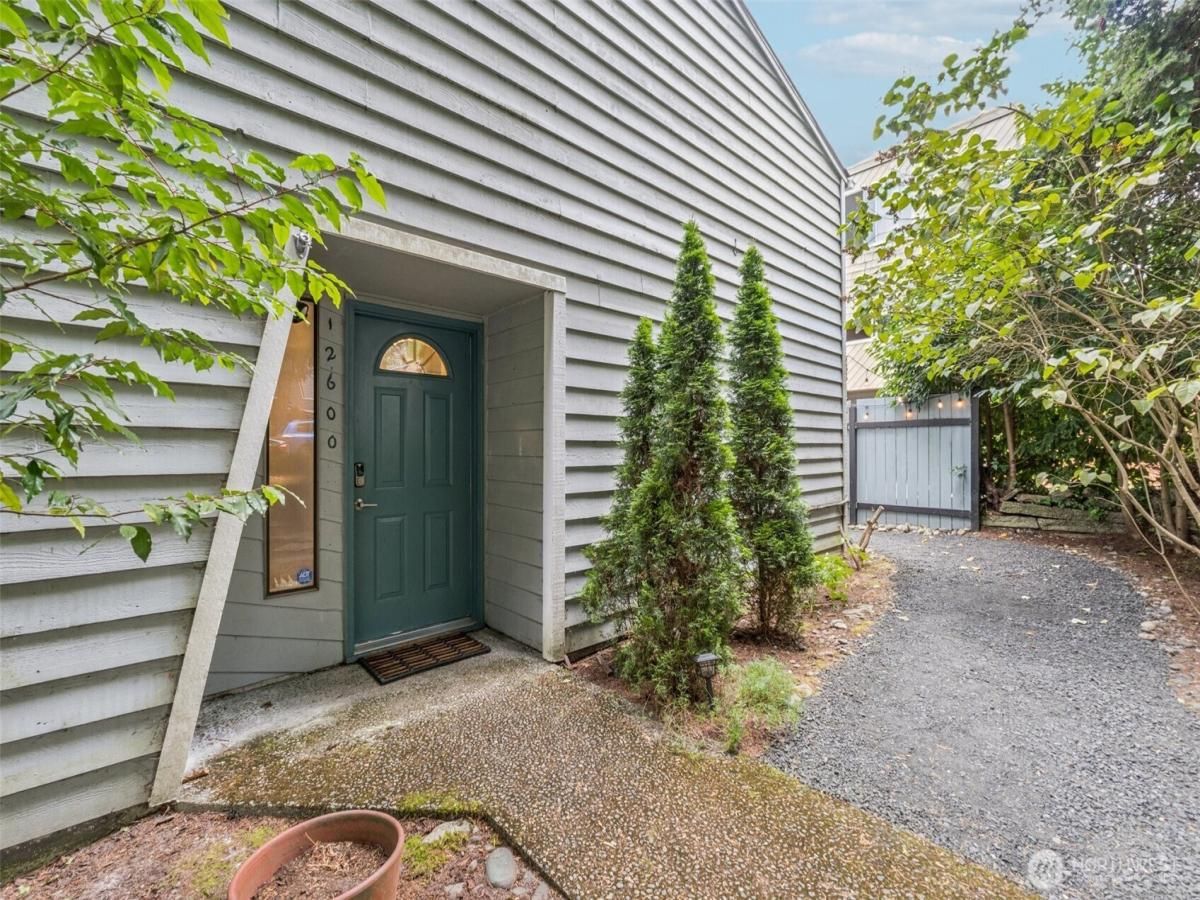 MLS #NWM2416813 image #0