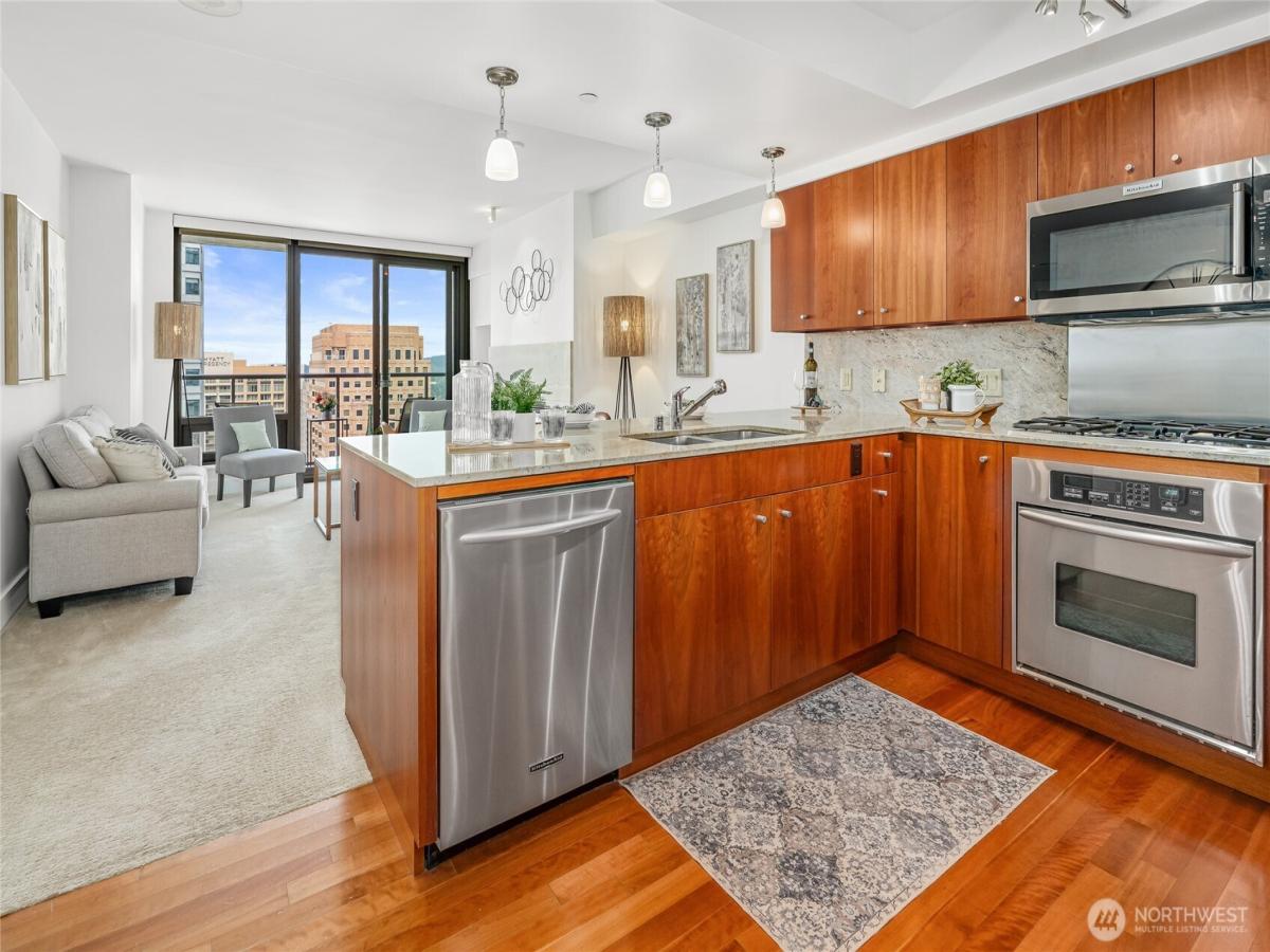 MLS #NWM2417366 image #0