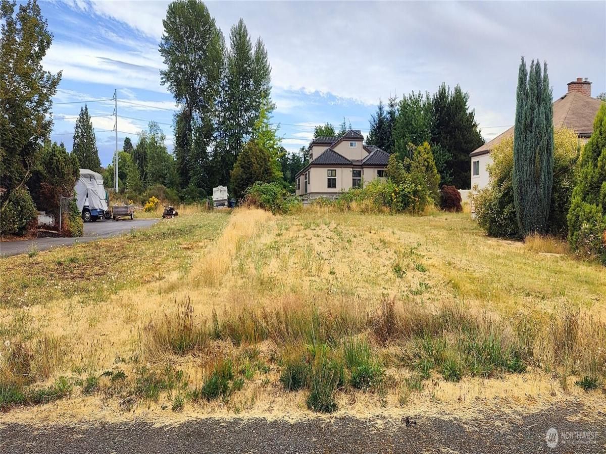 MLS #NWM2417452 image #0