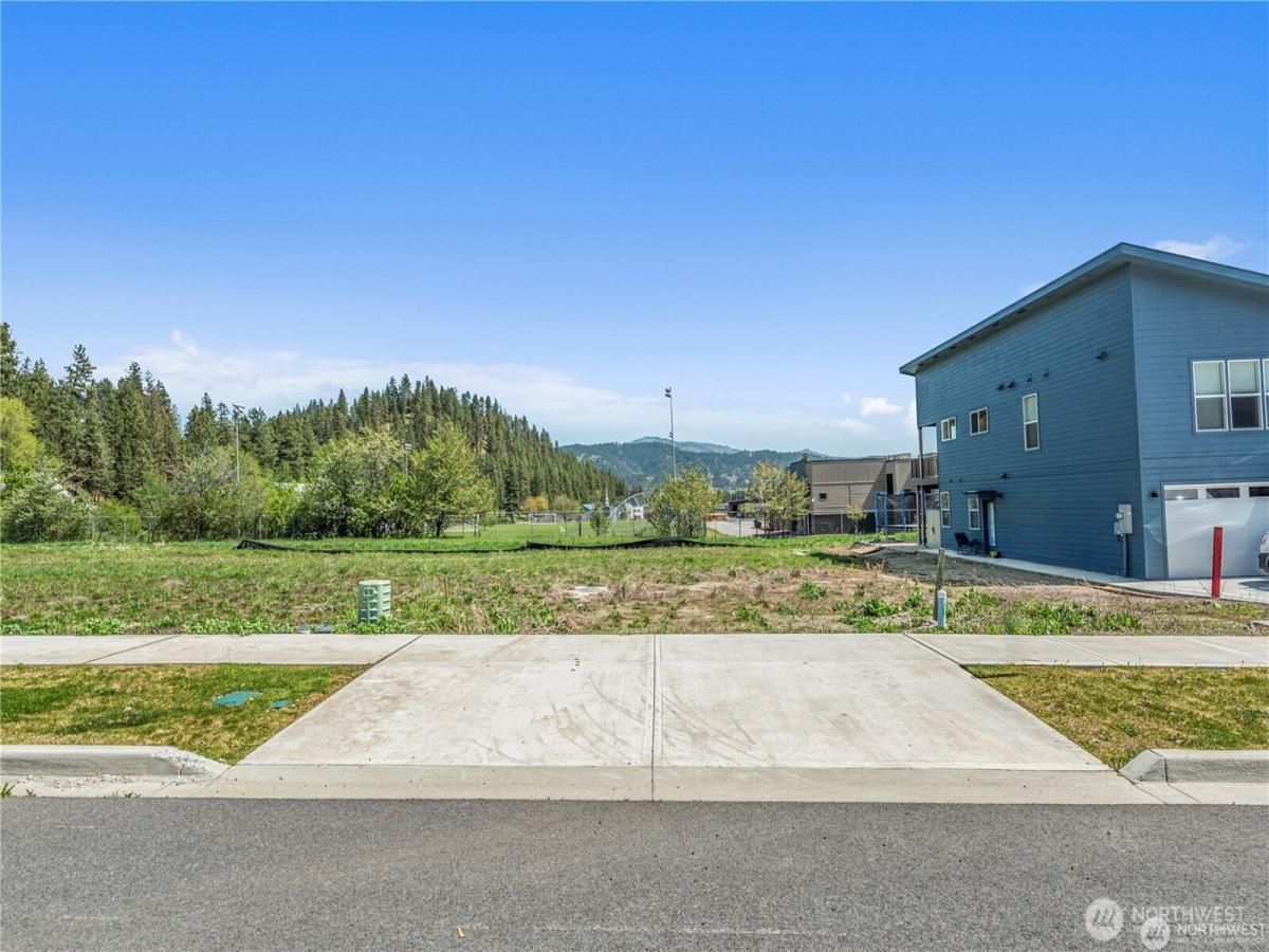 MLS #NWM2417558 image #0