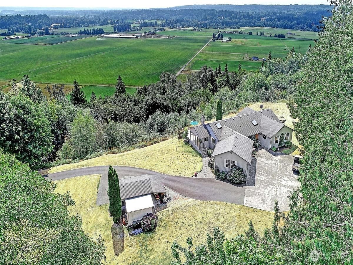 MLS #NWM2417958 image #0