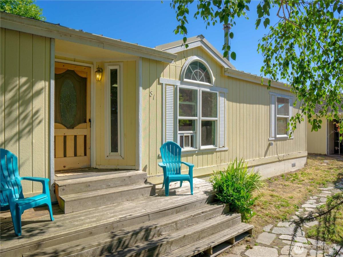 MLS #NWM2418287 image #0