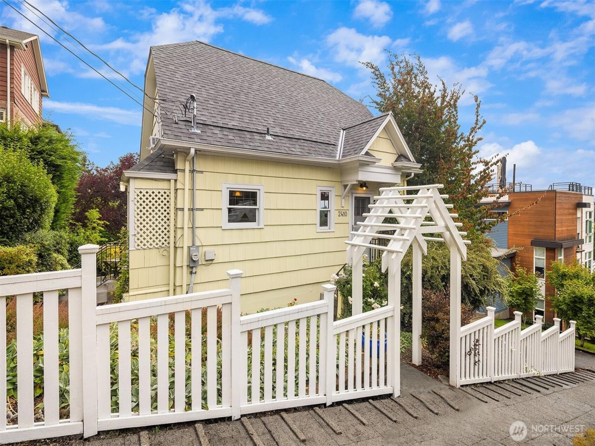 MLS #NWM2418555 image #0