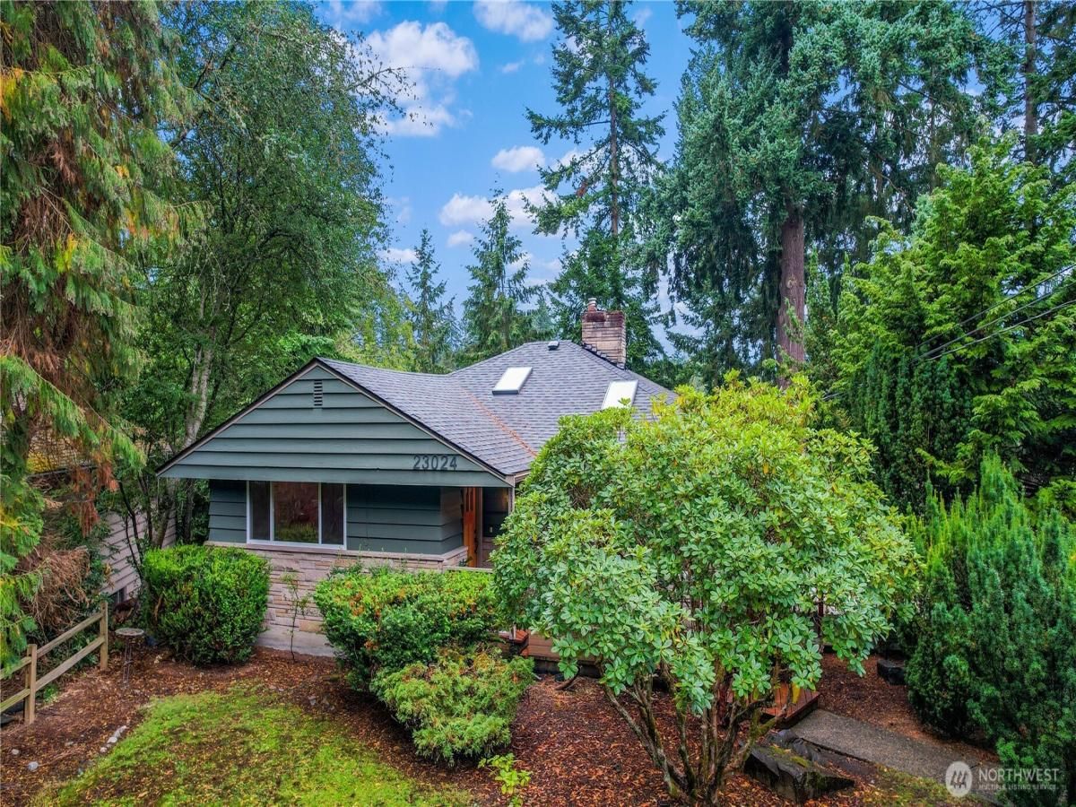 MLS #NWM2419509 image #0