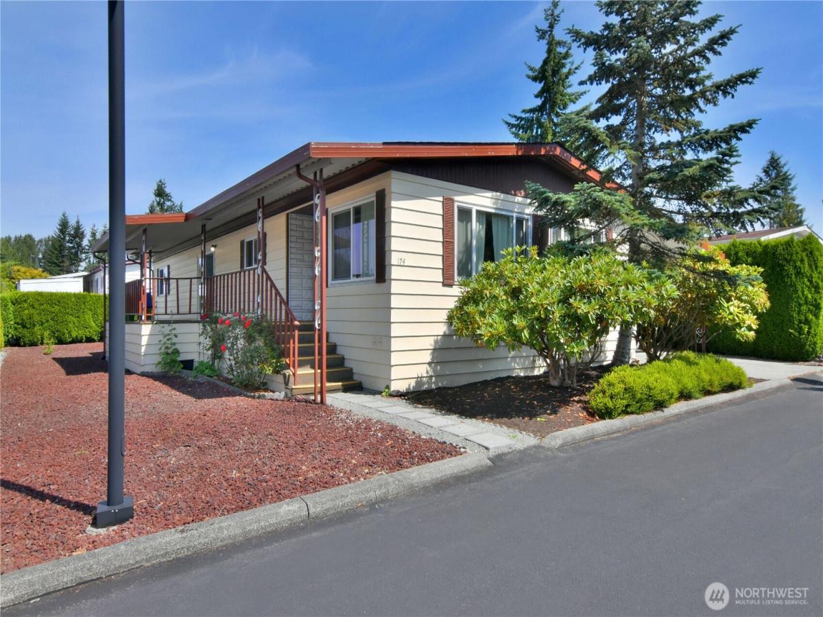 MLS #NWM2420355 image #0