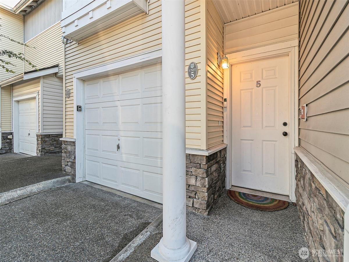 MLS #NWM2420456 image #0