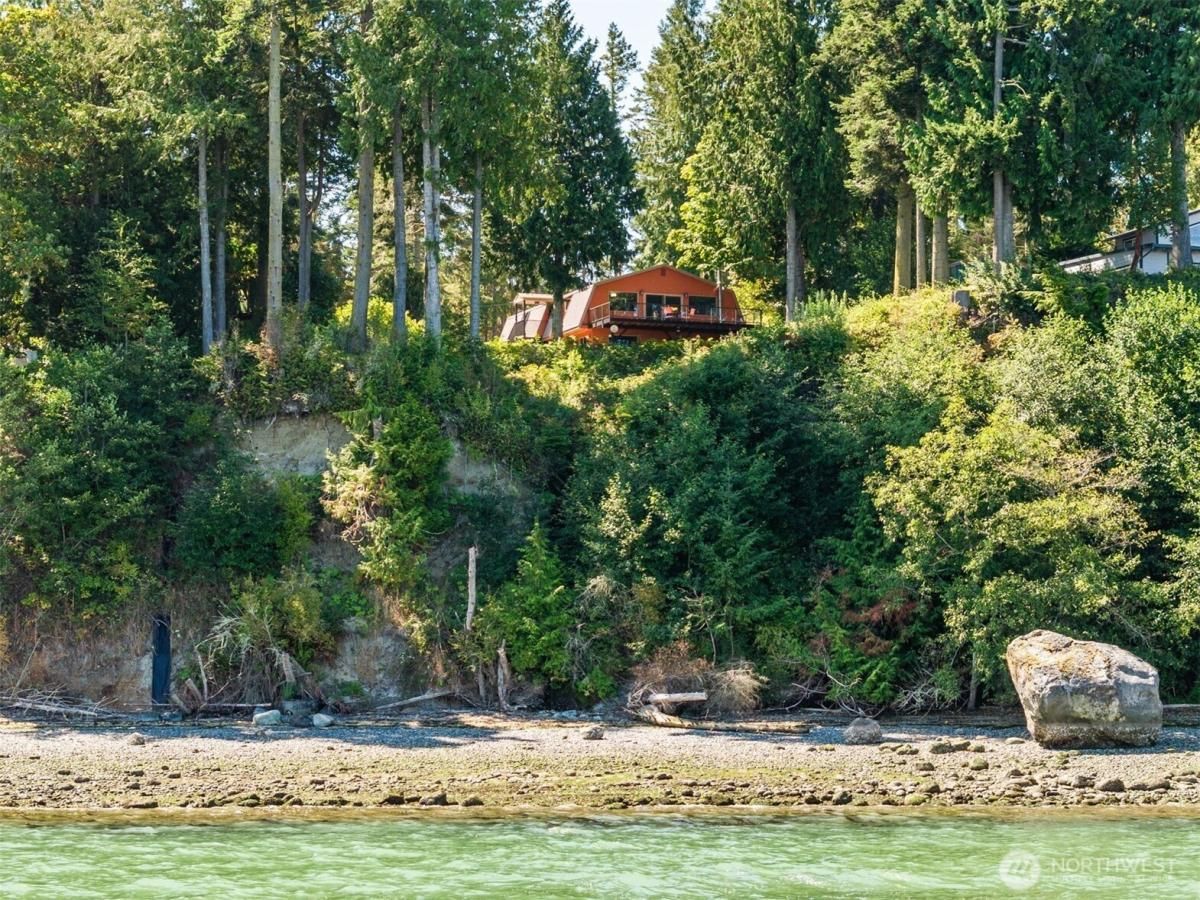 MLS #NWM2420605 image #0