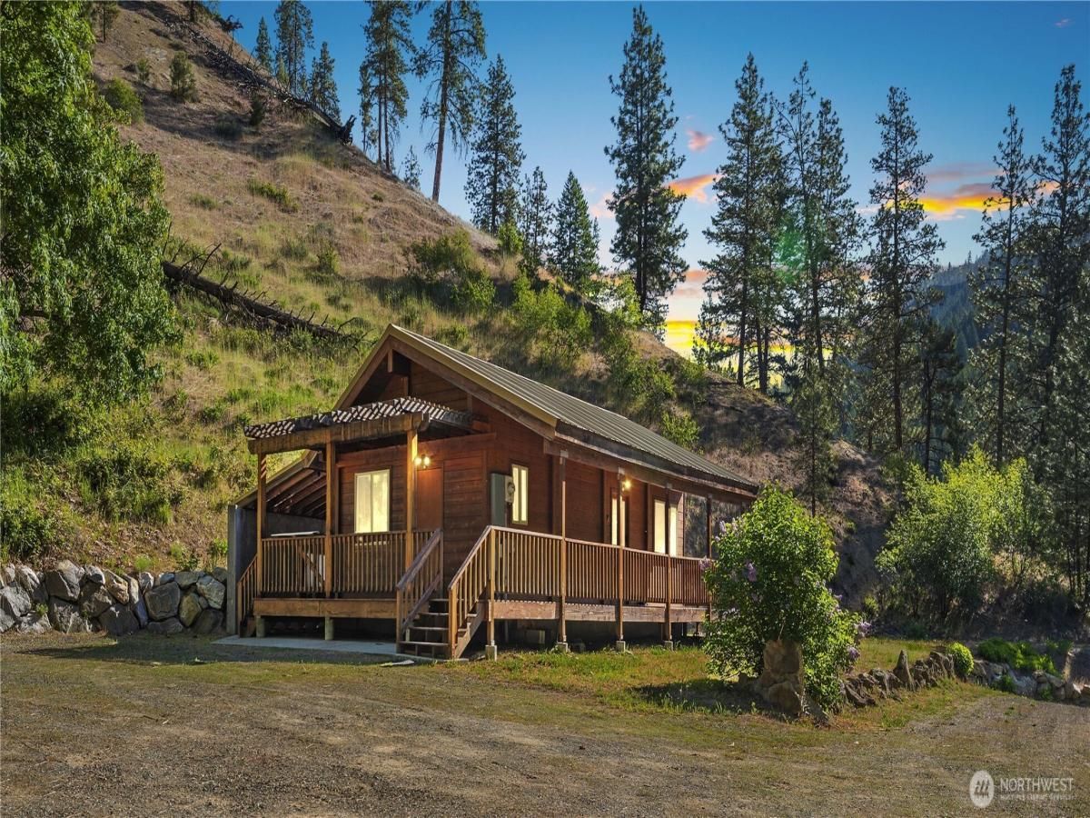 MLS #NWM2420885 image #0