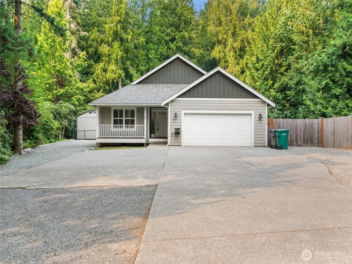 MLS #NWM2420979 image #0