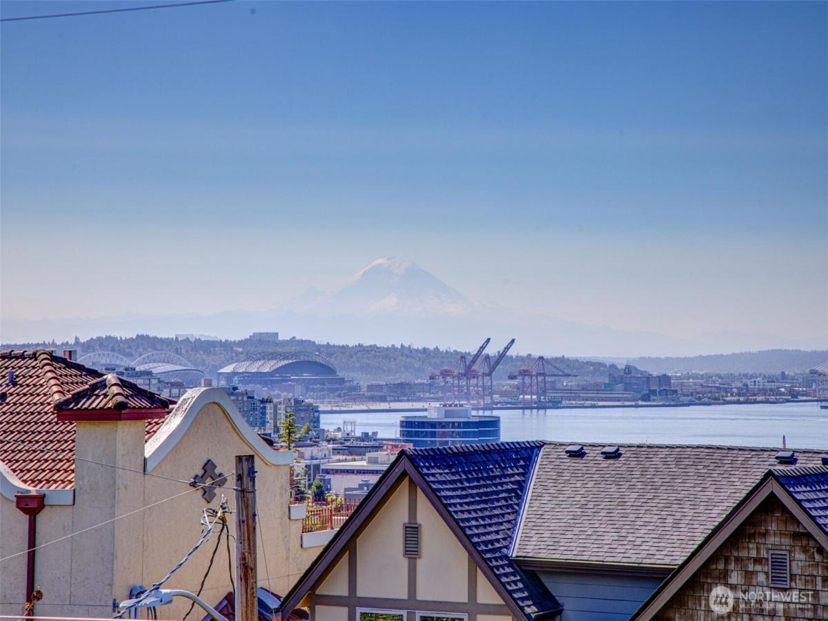 MLS #NWM2421057 image #0