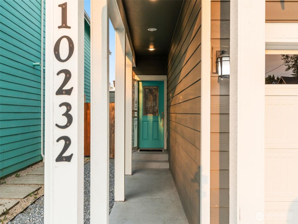 MLS #NWM2421097 image #0