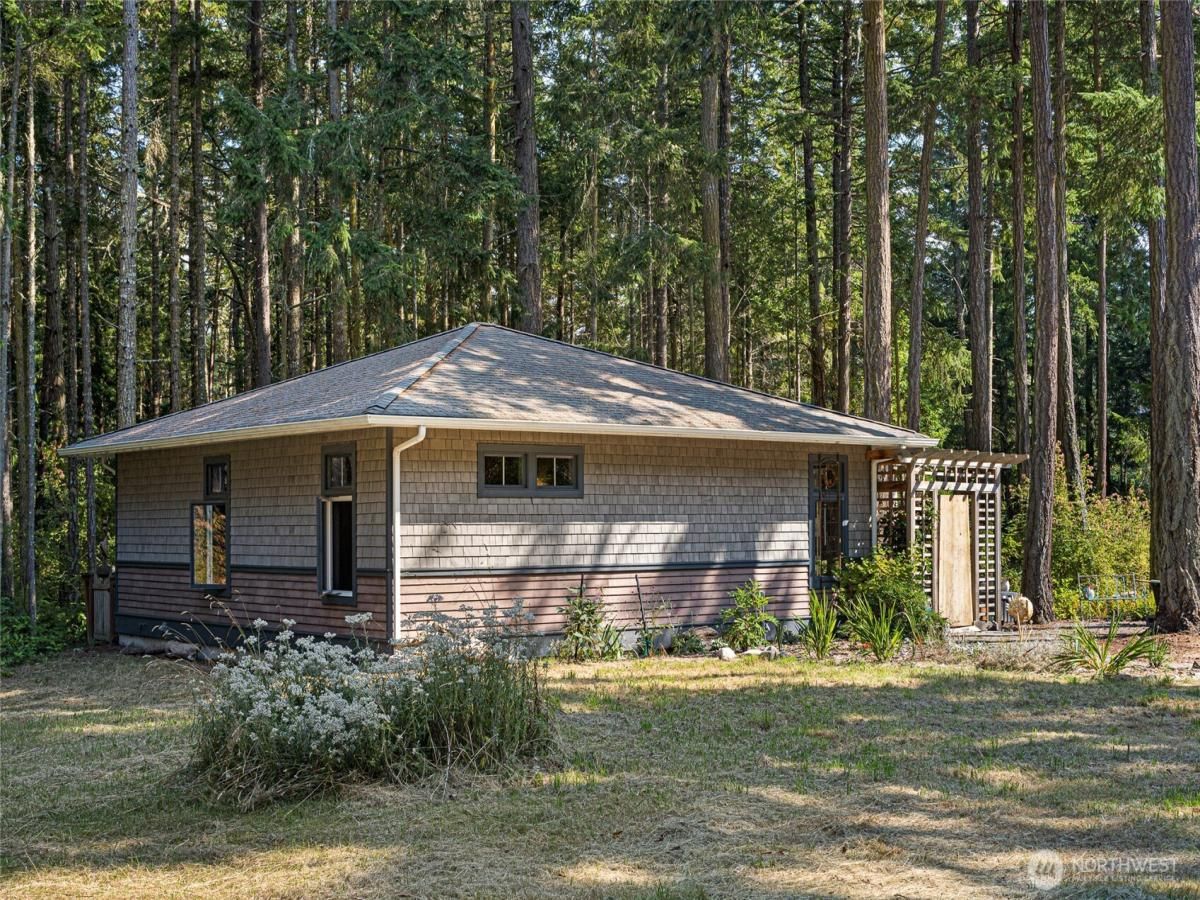 MLS #NWM2421389 image #0