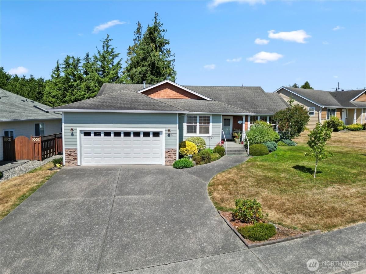 MLS #NWM2421643 image #0