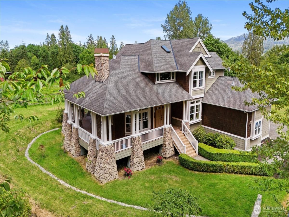 MLS #NWM2421905 image #0