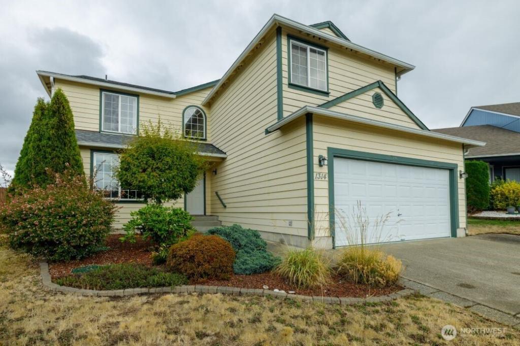 MLS #NWM2422117 image #0