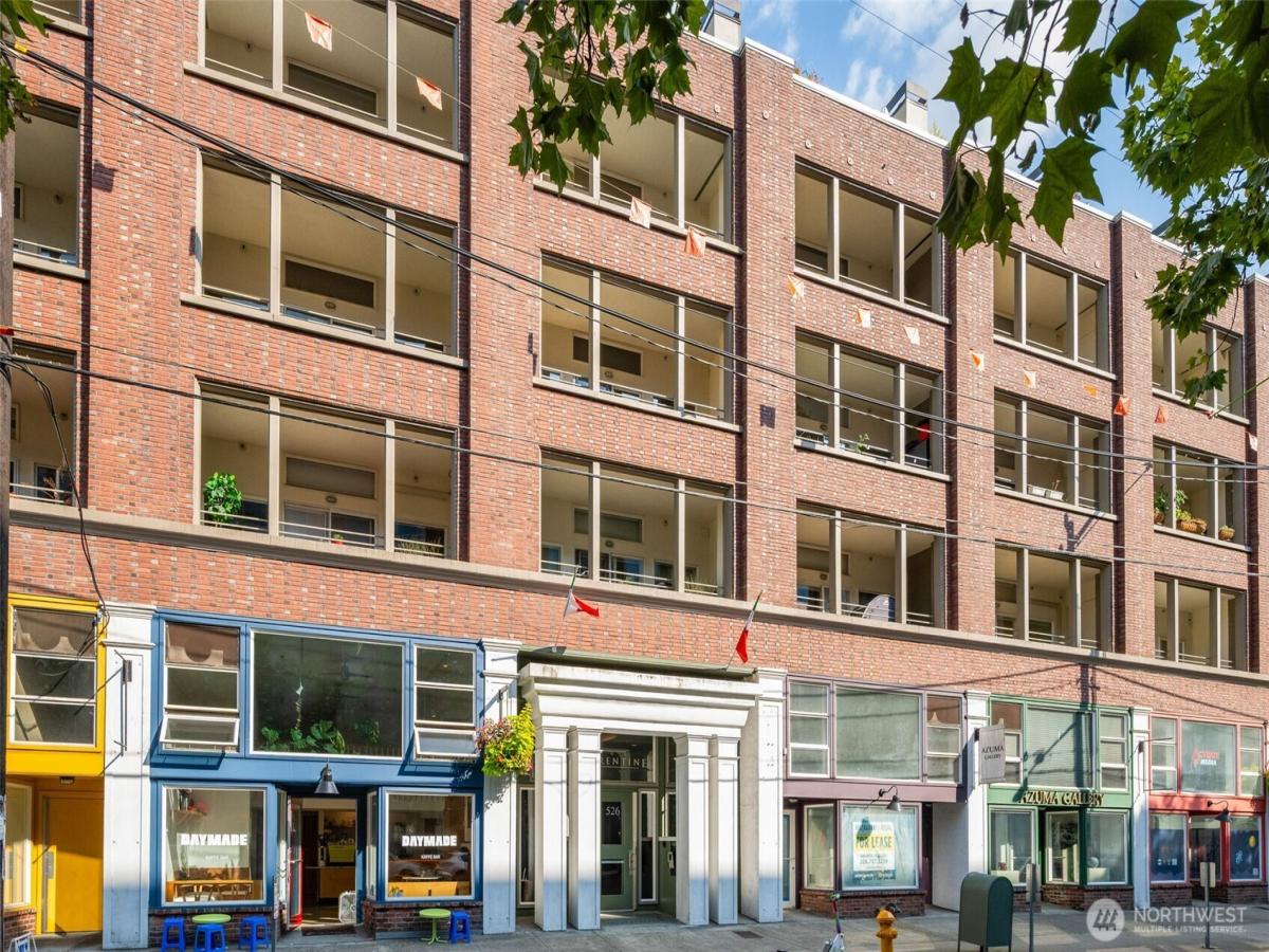 MLS #NWM2422622 image #0