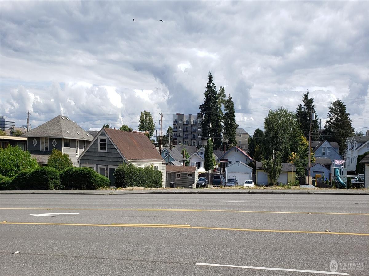 MLS #NWM2422645 image #0