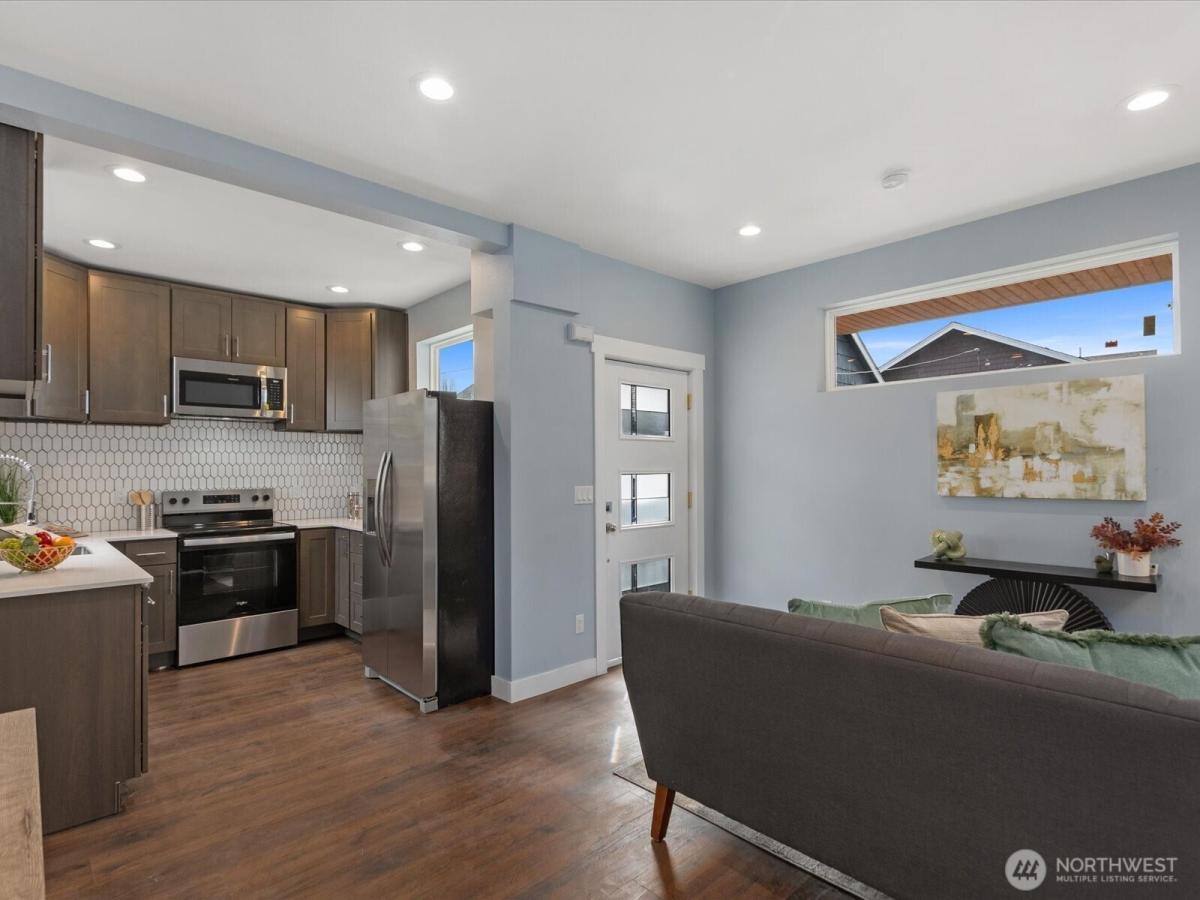 MLS #NWM2422754 image #0