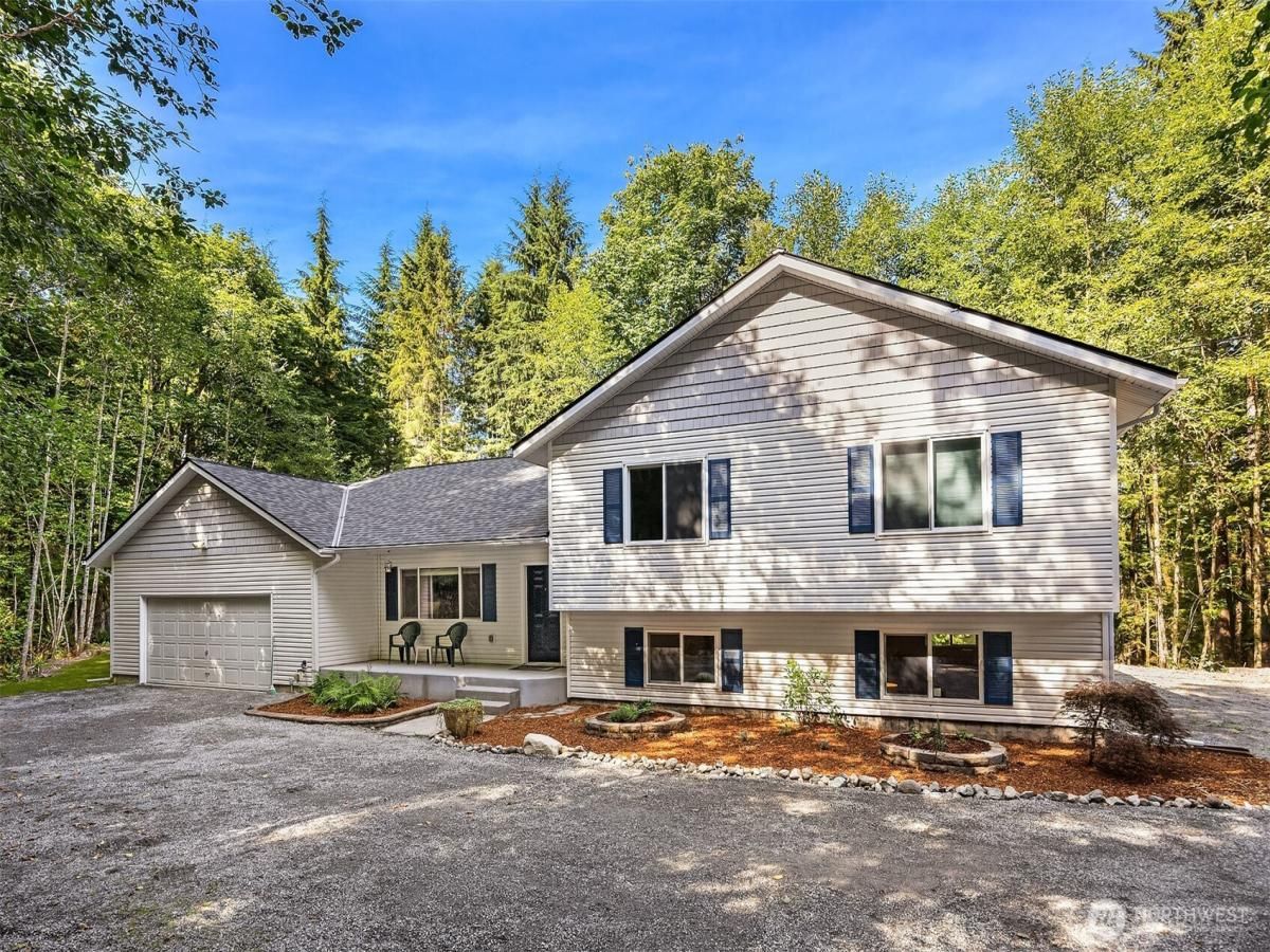 MLS #NWM2423534 image #0