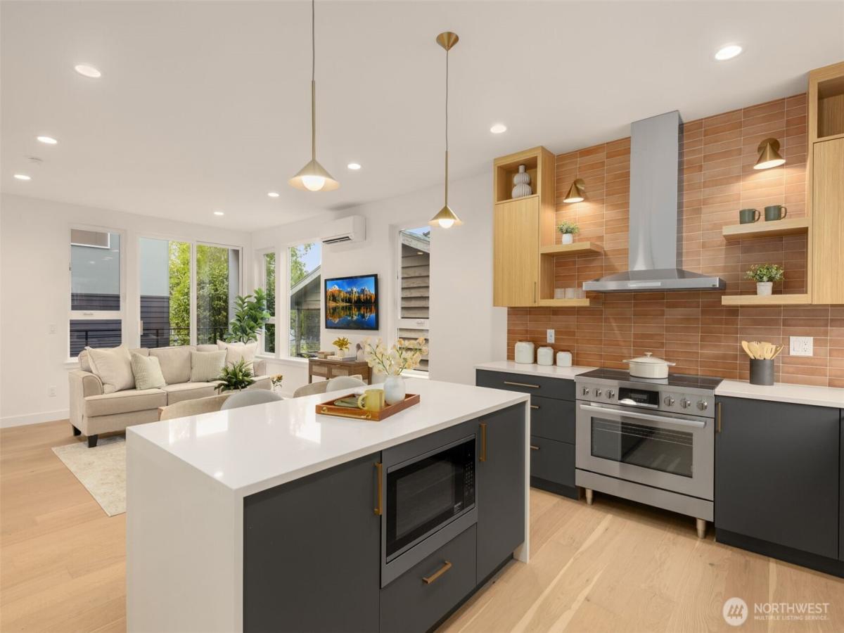 MLS #NWM2423979 image #0