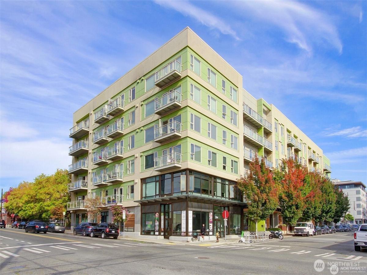 MLS #NWM2424174 image #0