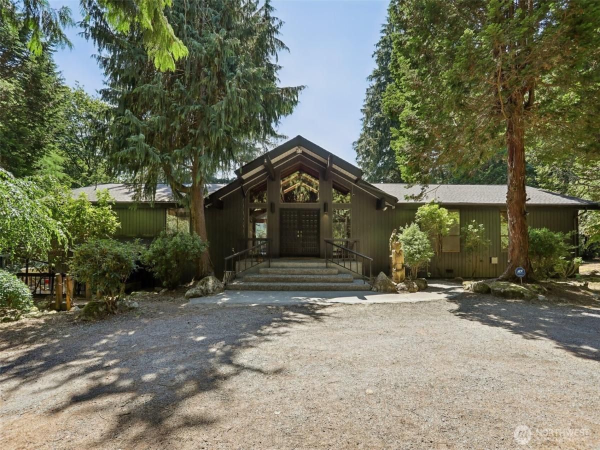 MLS #NWM2424183 image #0