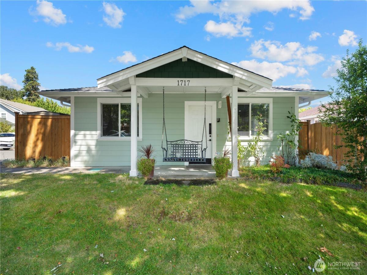 MLS #NWM2424221 image #0