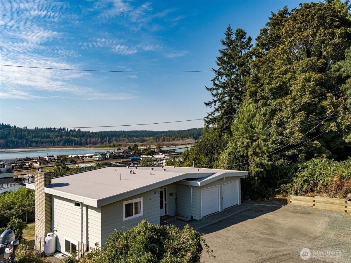 MLS #NWM2424760 image #0