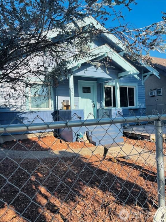 MLS #NWM2424842 image #0