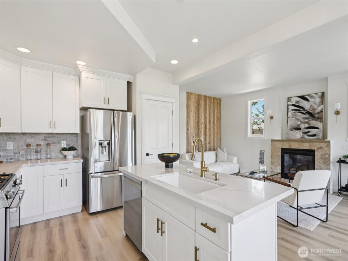 MLS #NWM2424997 image #0