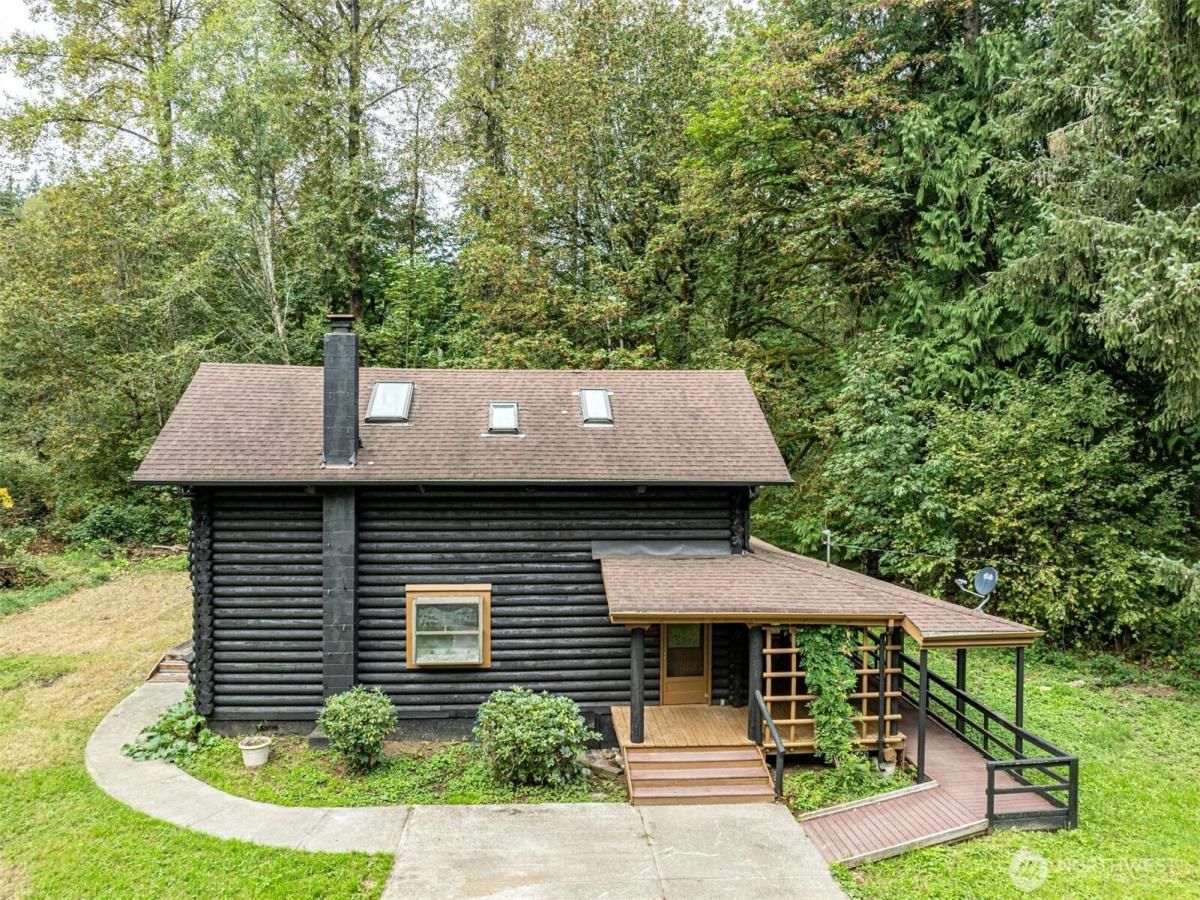 MLS #NWM2425239 image #0