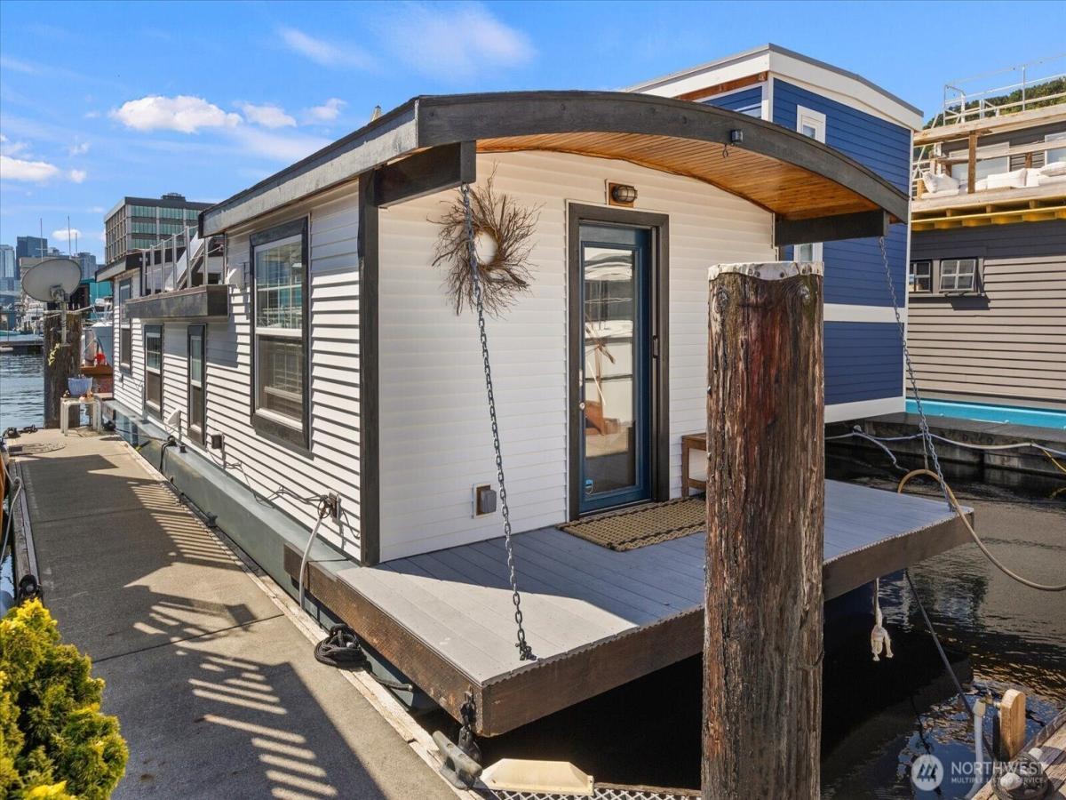 MLS #NWM2425507 image #0