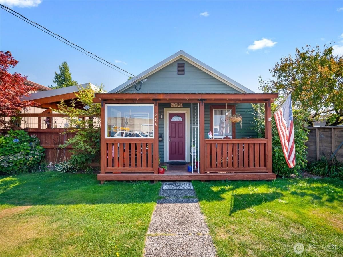 MLS #NWM2426188 image #0