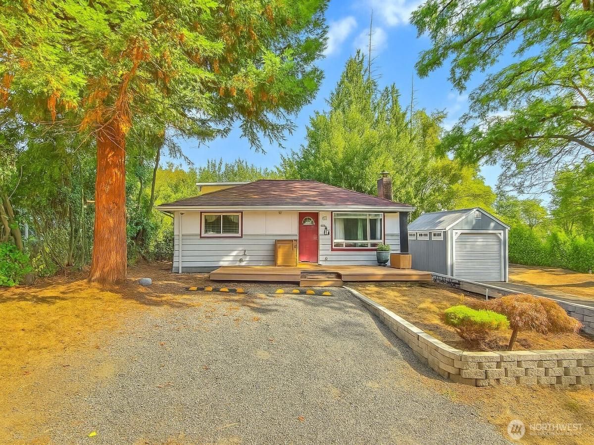 MLS #NWM2426347 image #0