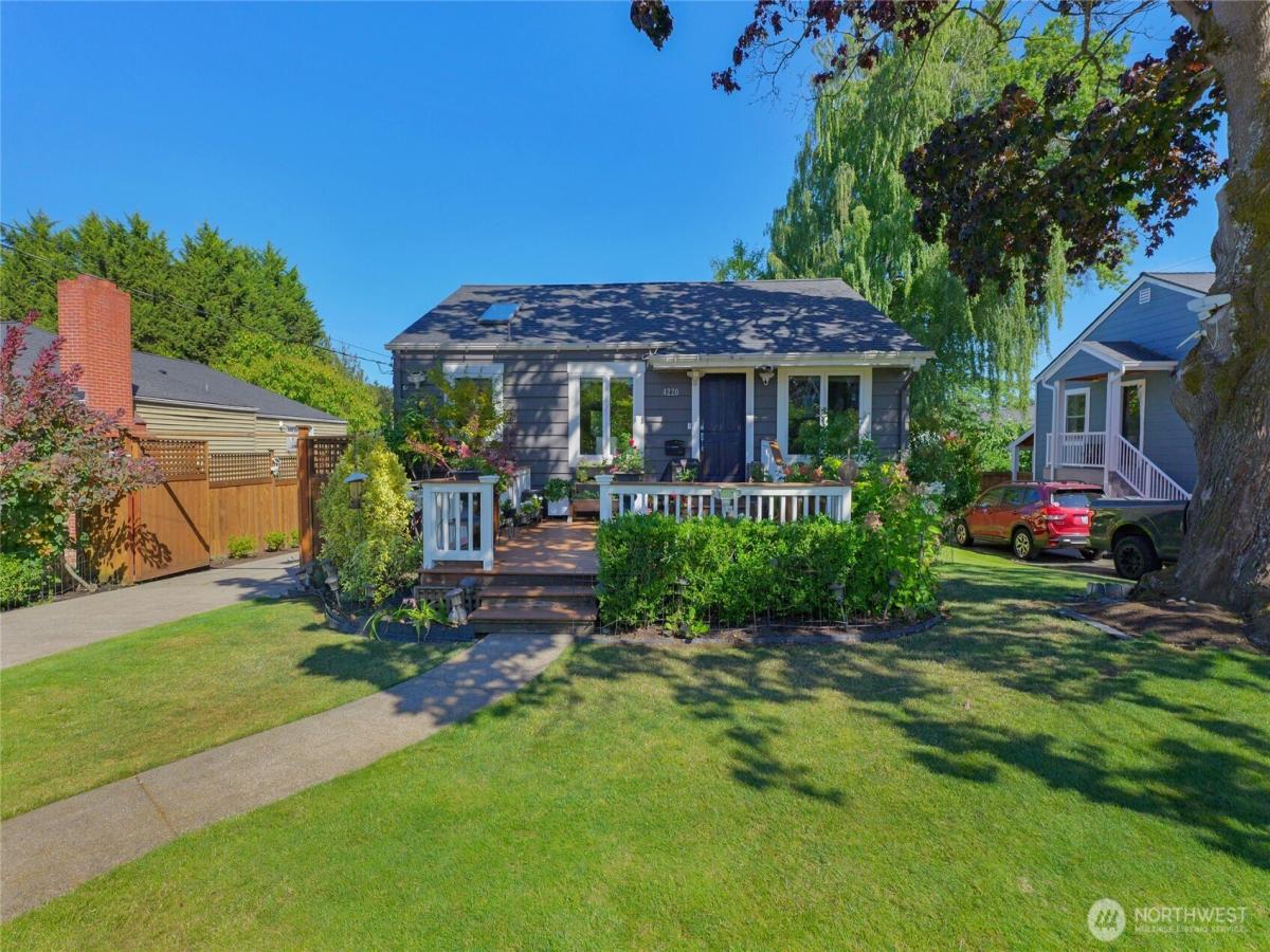 MLS #NWM2426442 image #0