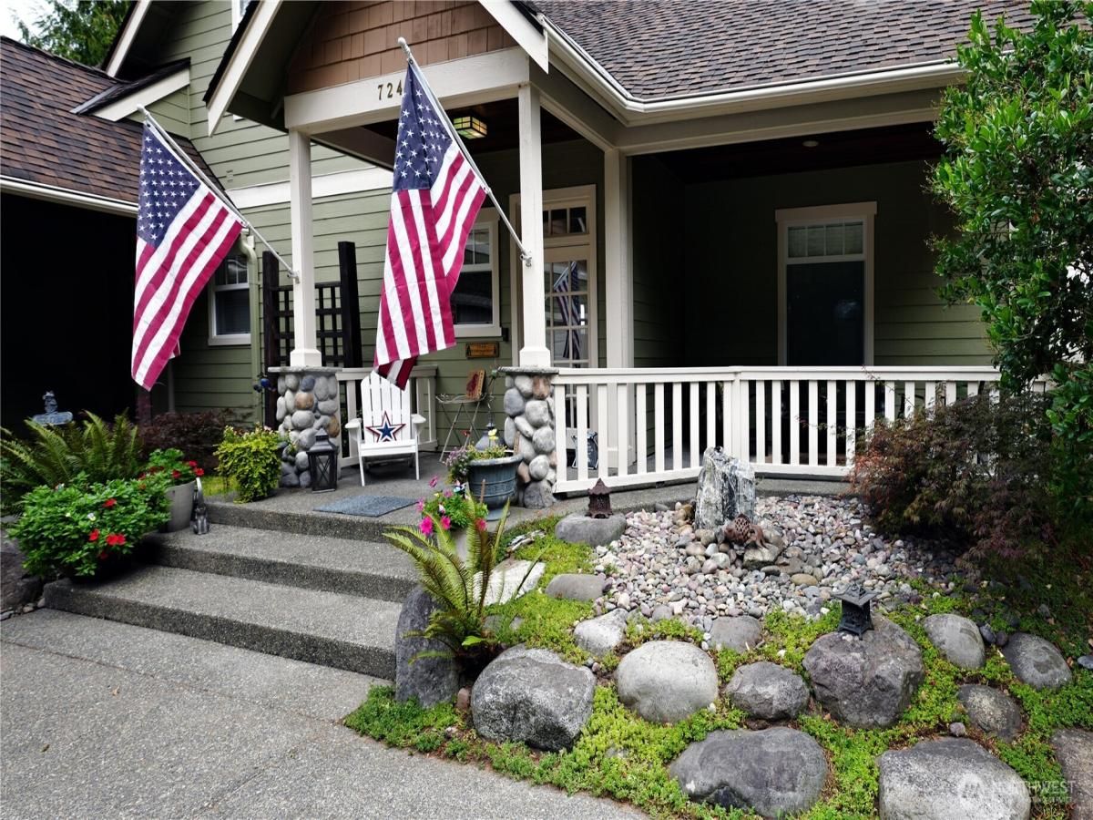 MLS #NWM2426449 image #0