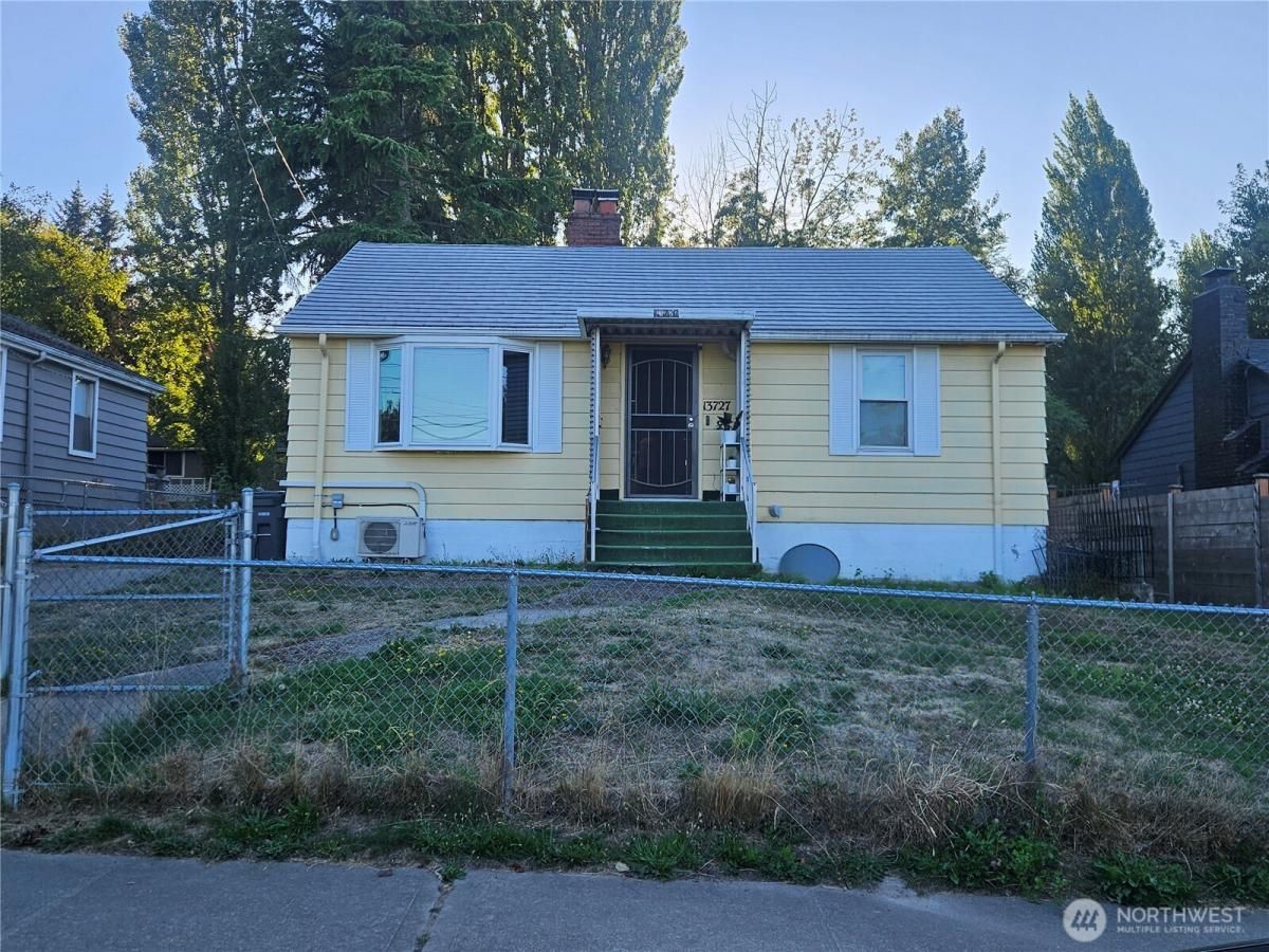 MLS #NWM2426518 image #0