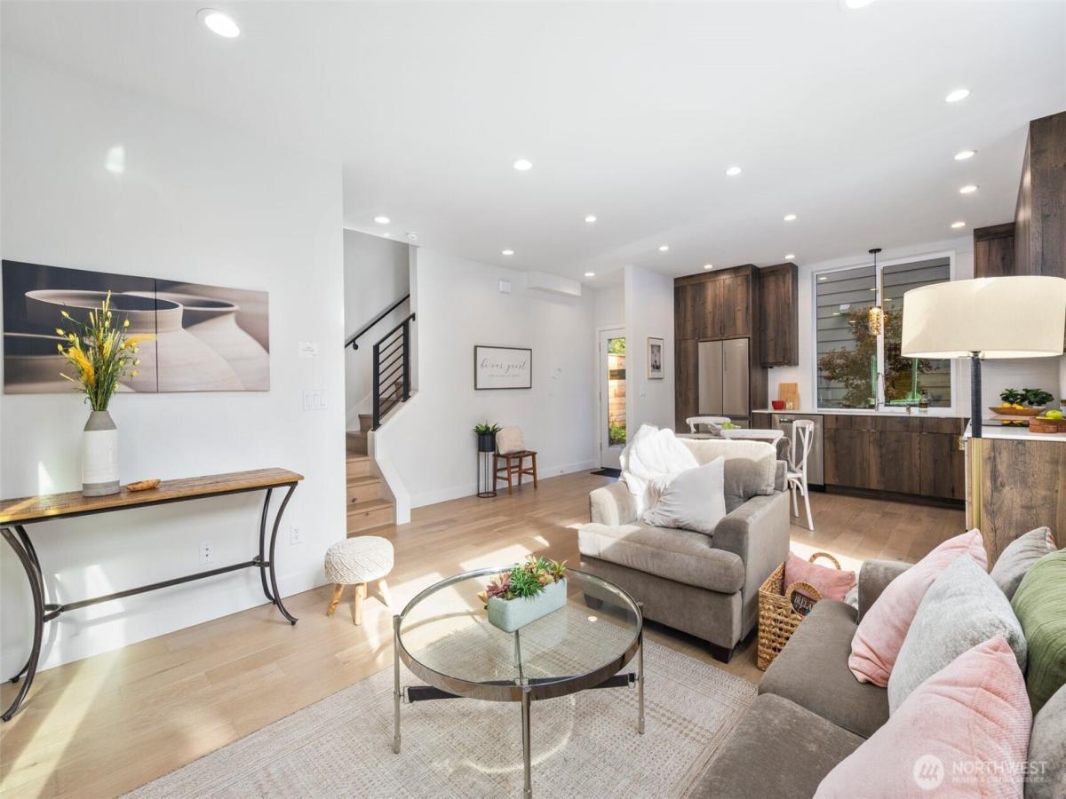 MLS #NWM2426547 image #0