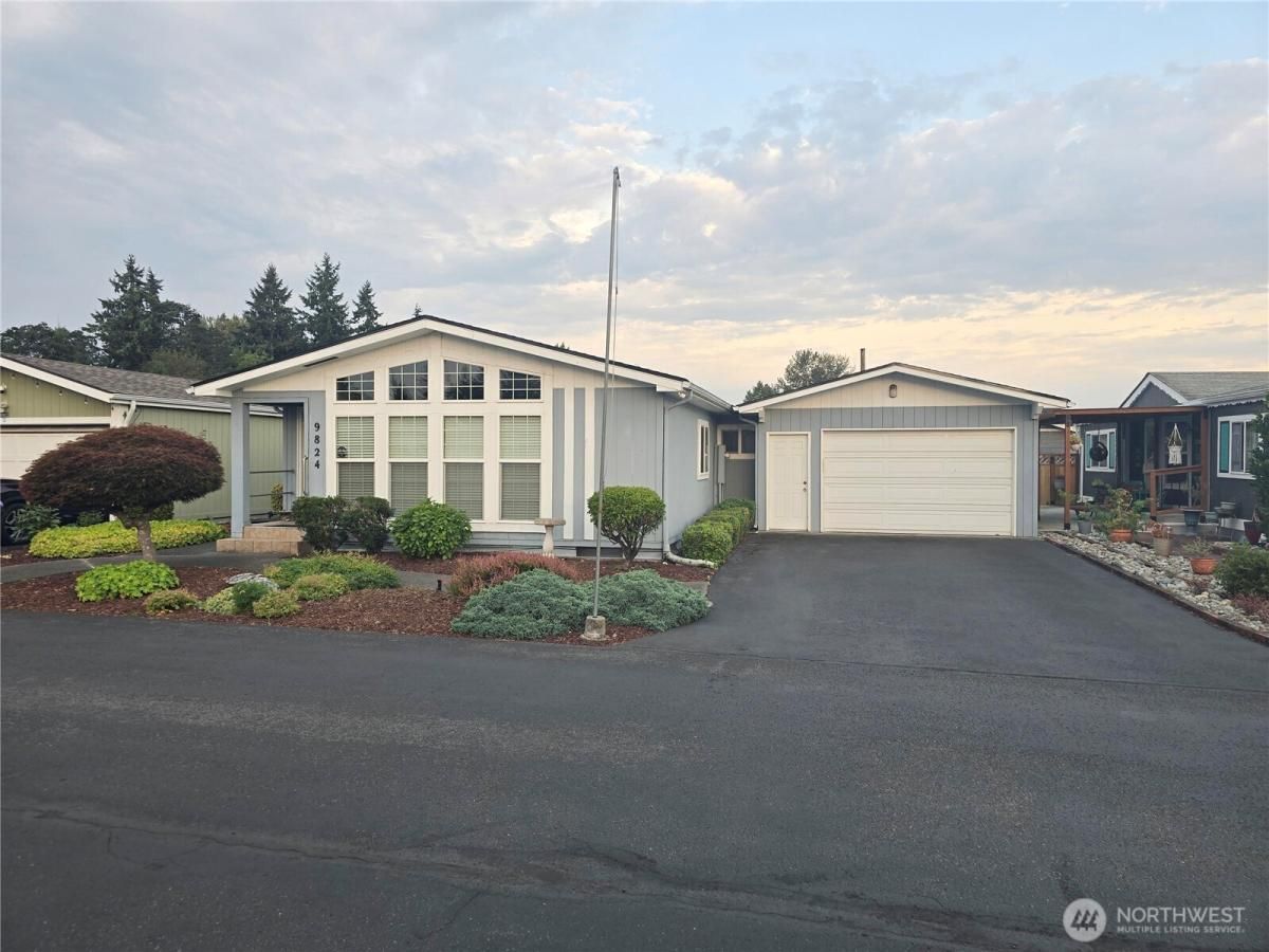 MLS #NWM2426579 image #0