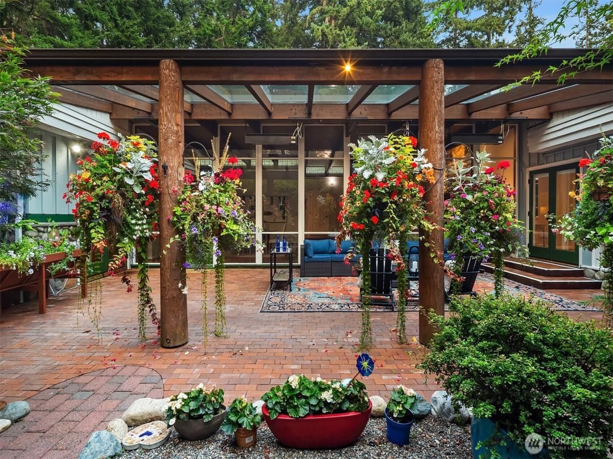 MLS #NWM2426650 image #0