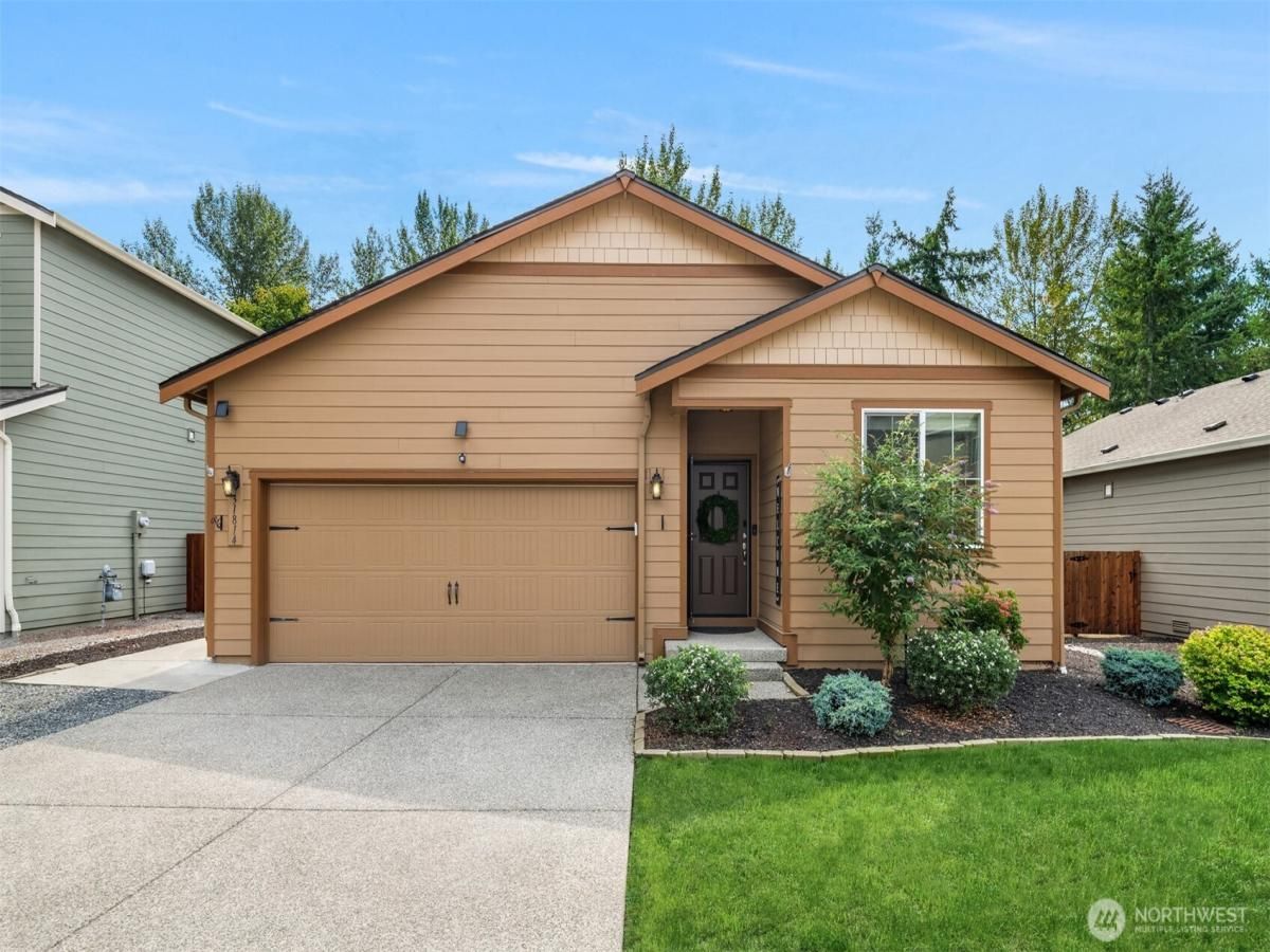 MLS #NWM2426658 image #0