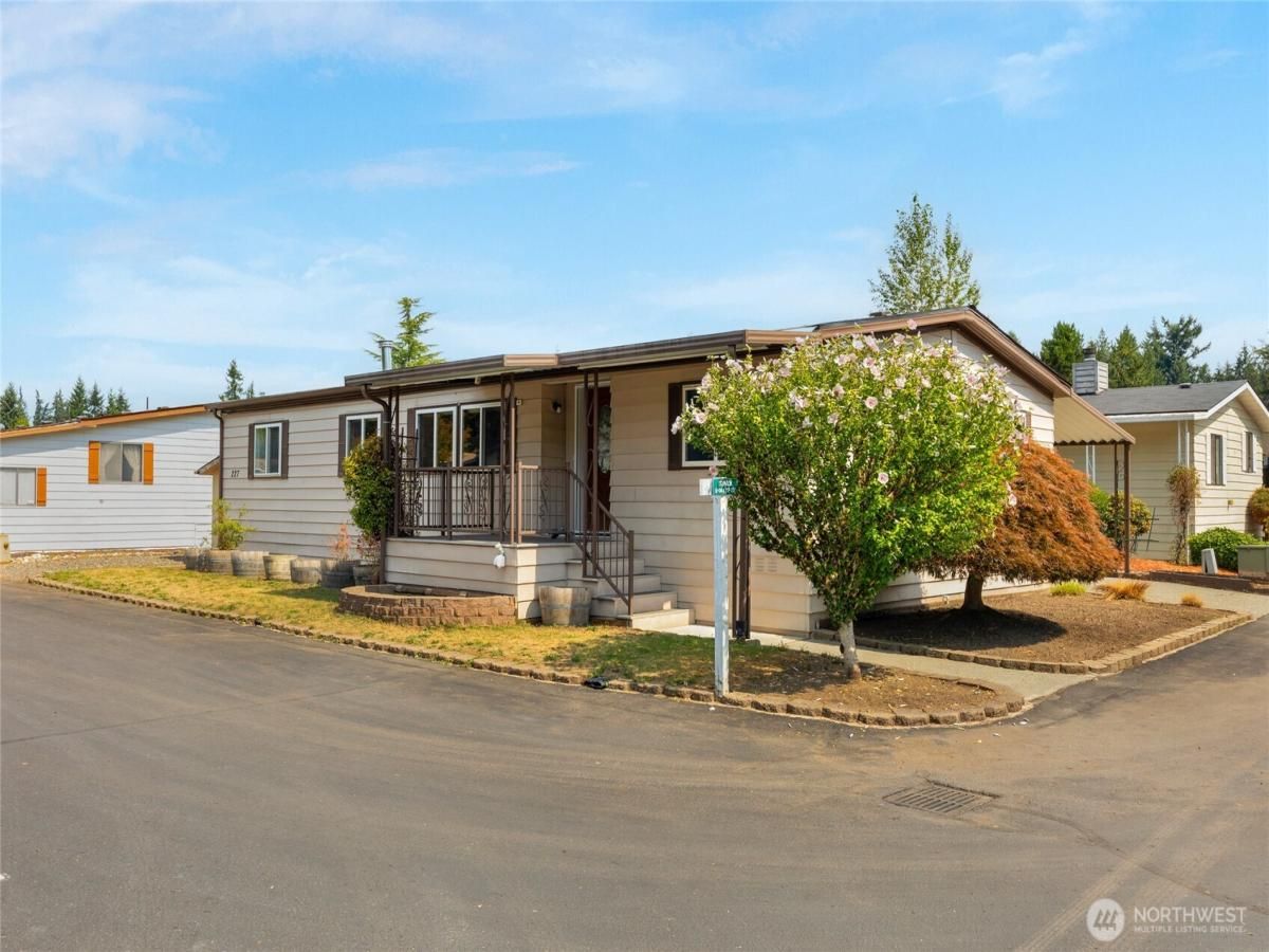 MLS #NWM2426826 image #0
