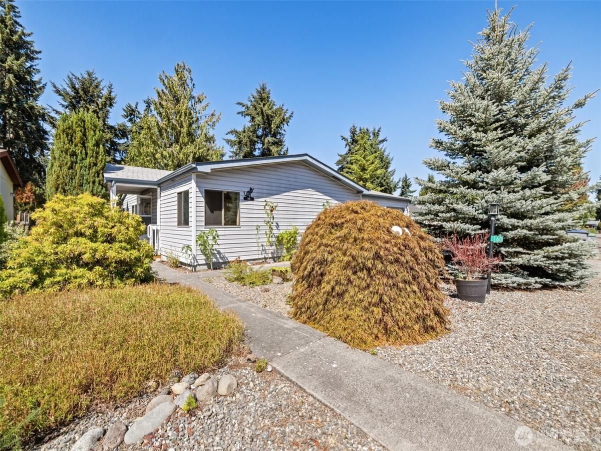 MLS #NWM2426835 image #0