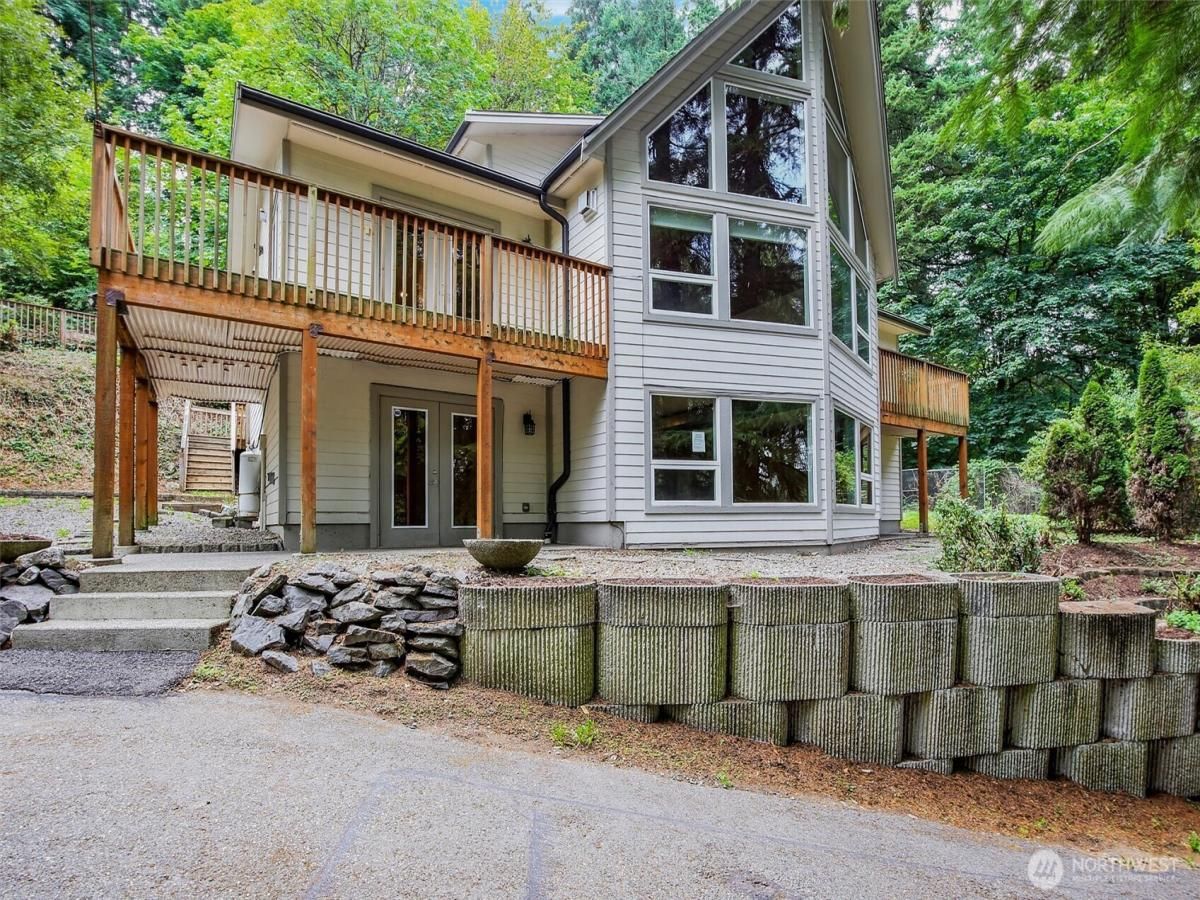 MLS #NWM2426955 image #0