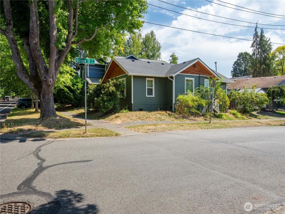 MLS #NWM2427109 image #0