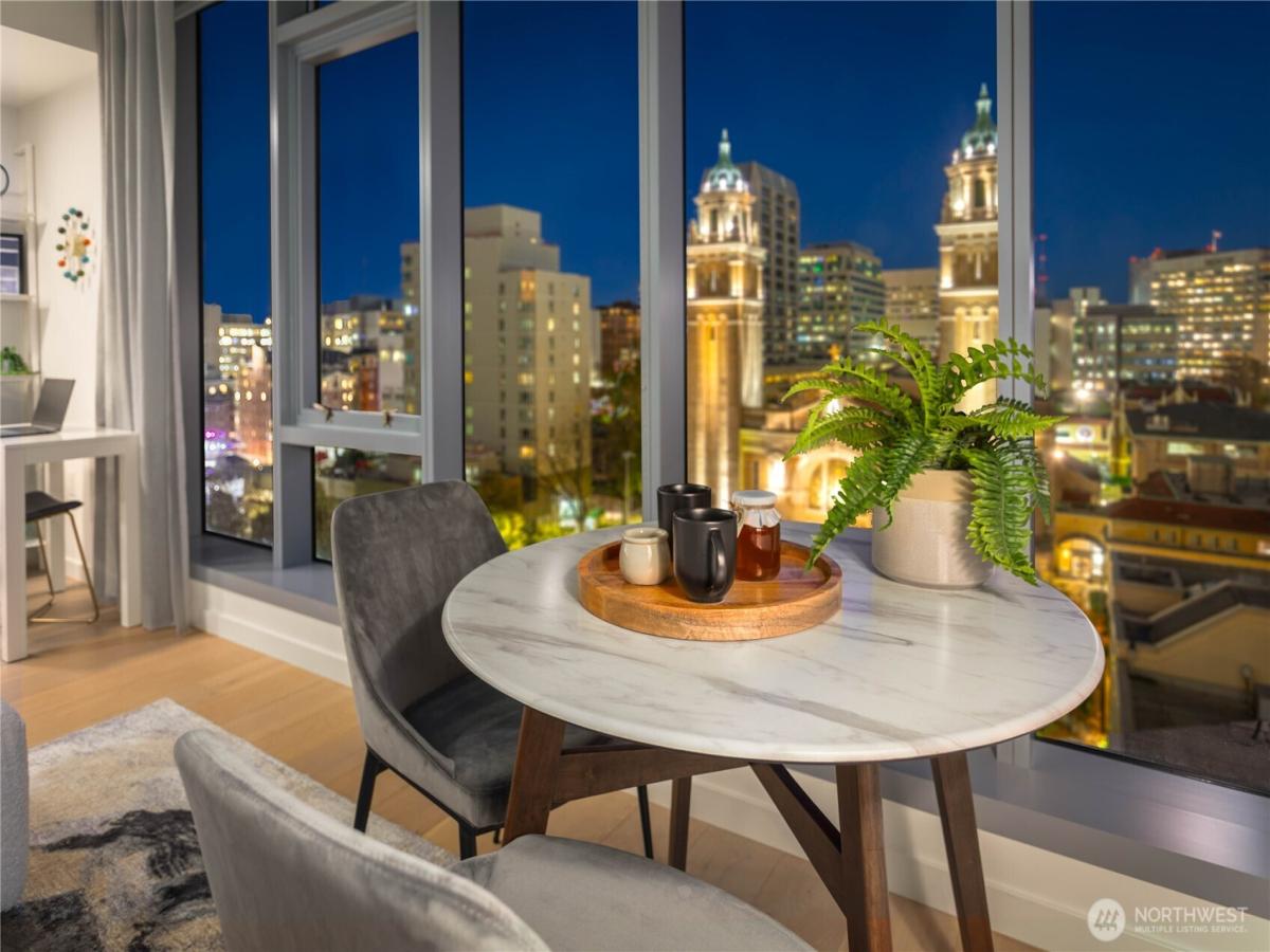 MLS #NWM2427154 image #0