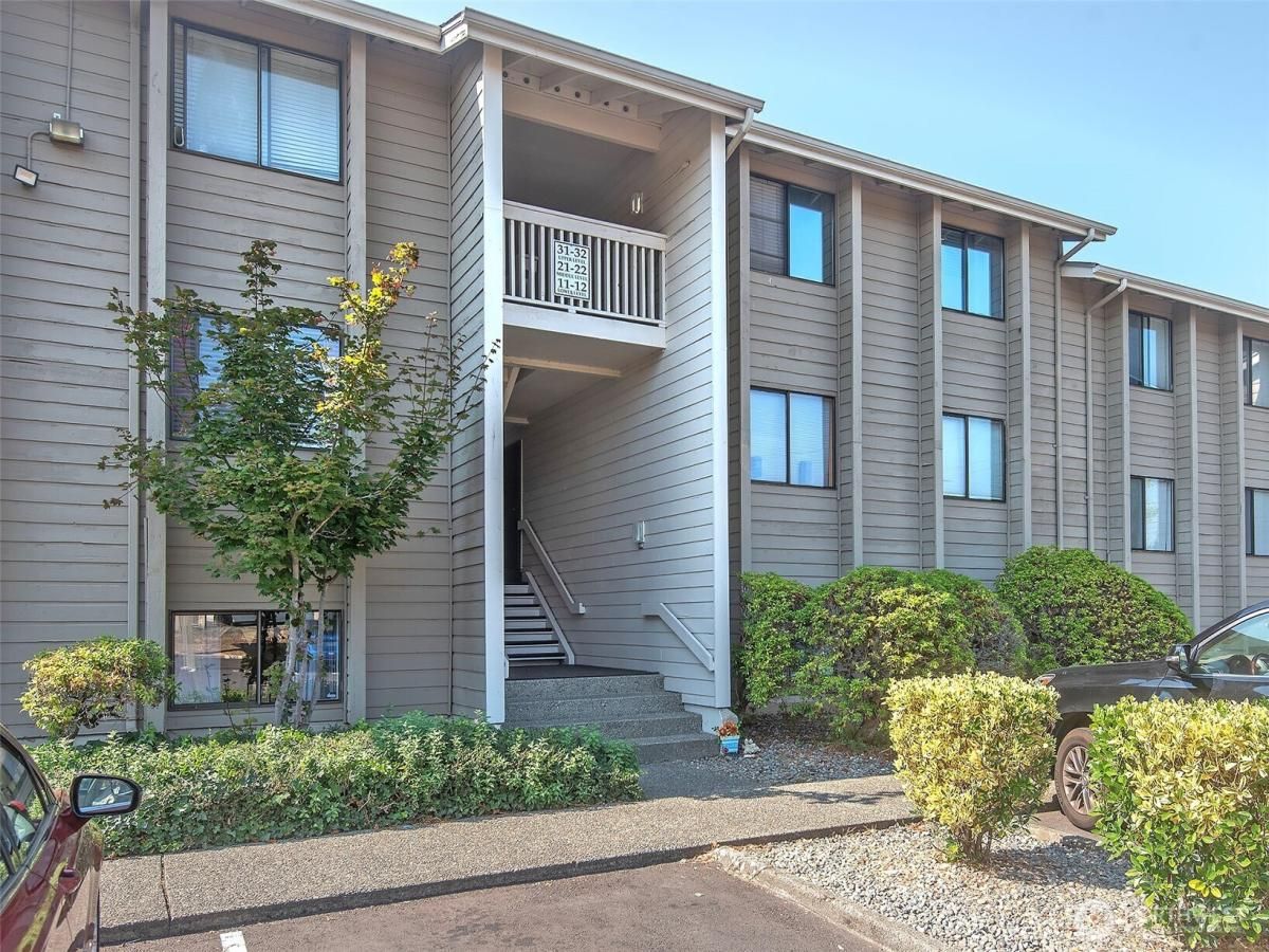 MLS #NWM2427200 image #0