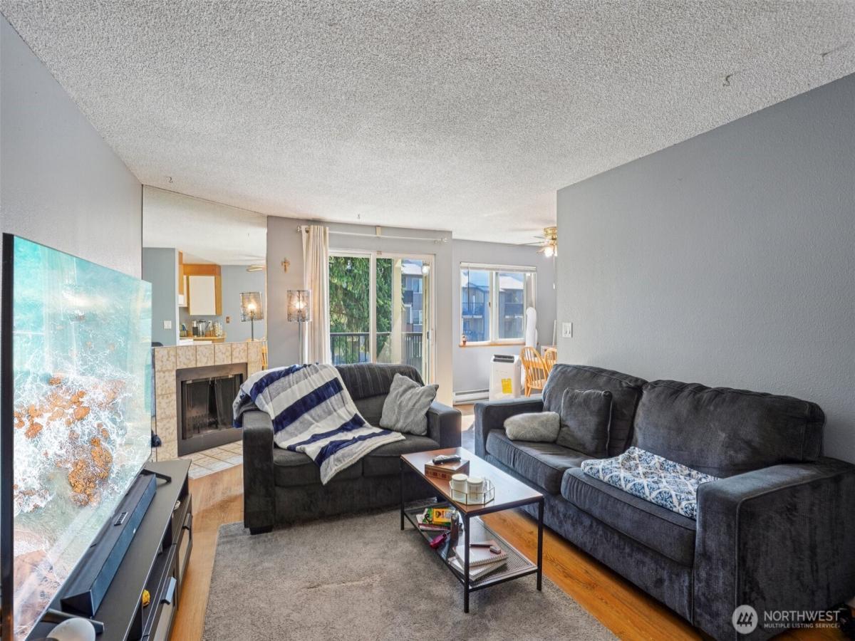 MLS #NWM2427231 image #0